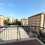 Mv Apartament 4B